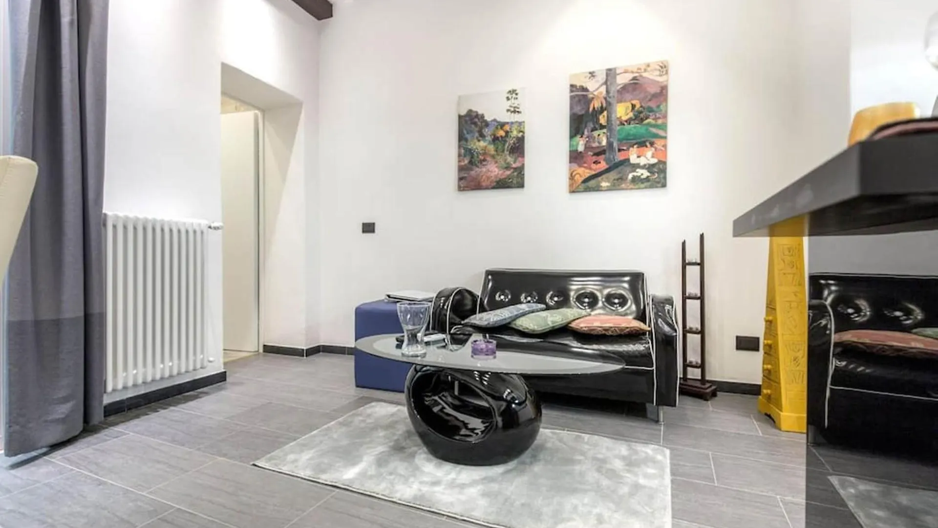 Gauguin Modern House Apartment Florence